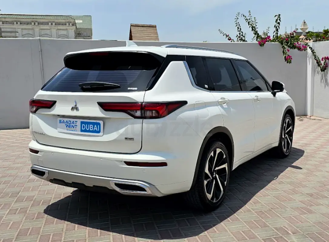 2024 Mitsubishi Outlander for Rent in Al Rashidiya photo 2