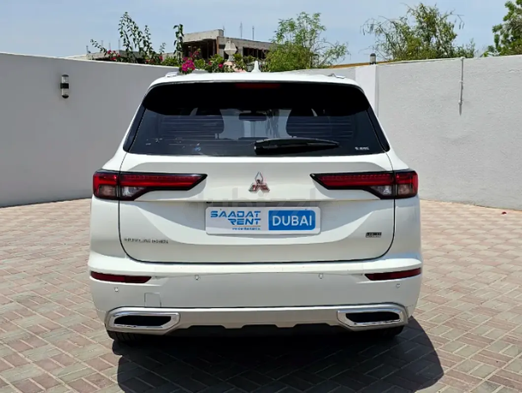 2024 Mitsubishi Outlander for Rent in Al Rashidiya photo 3