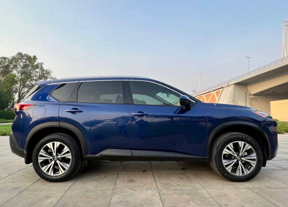 Hire Nissan X-Trail in Dubai (Blue, Automatic, VERONA A) photo 4