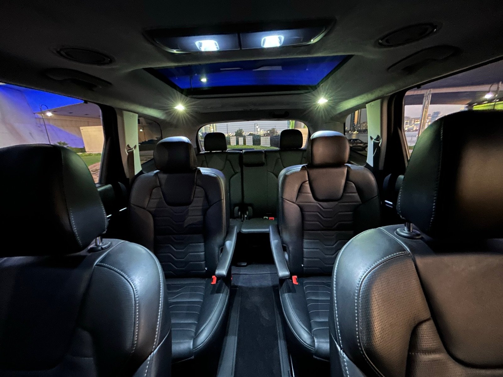 Kia Telluride VIP Rental in Dubai photo 7