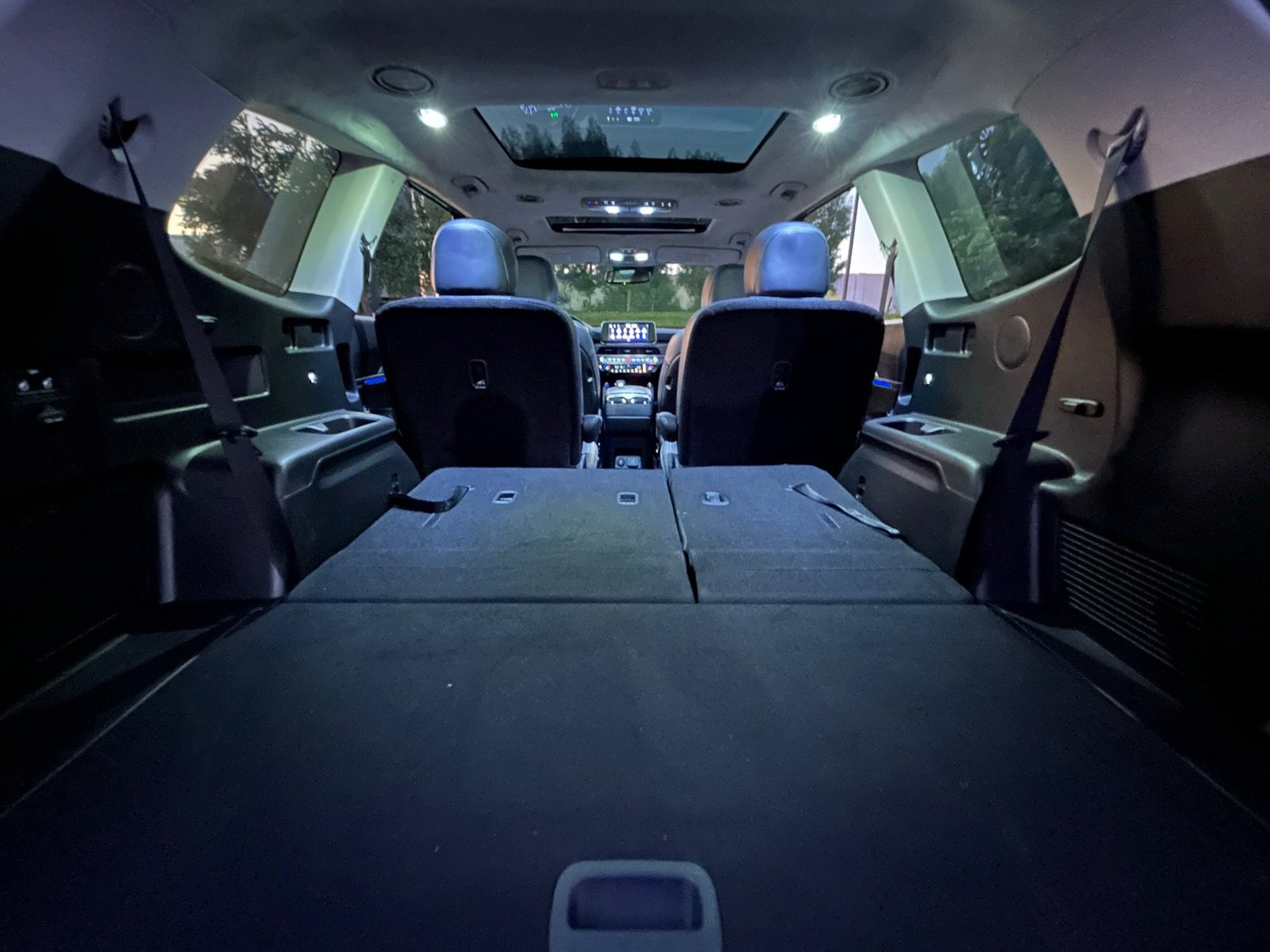 Kia Telluride VIP Rental in Dubai photo 8