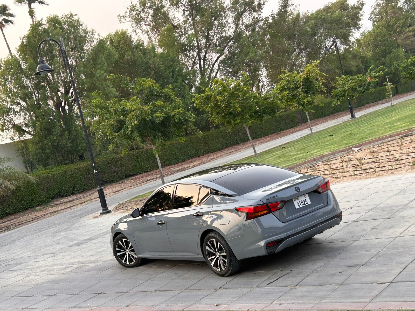 Hire Nissan Altima in Dubai photo 2