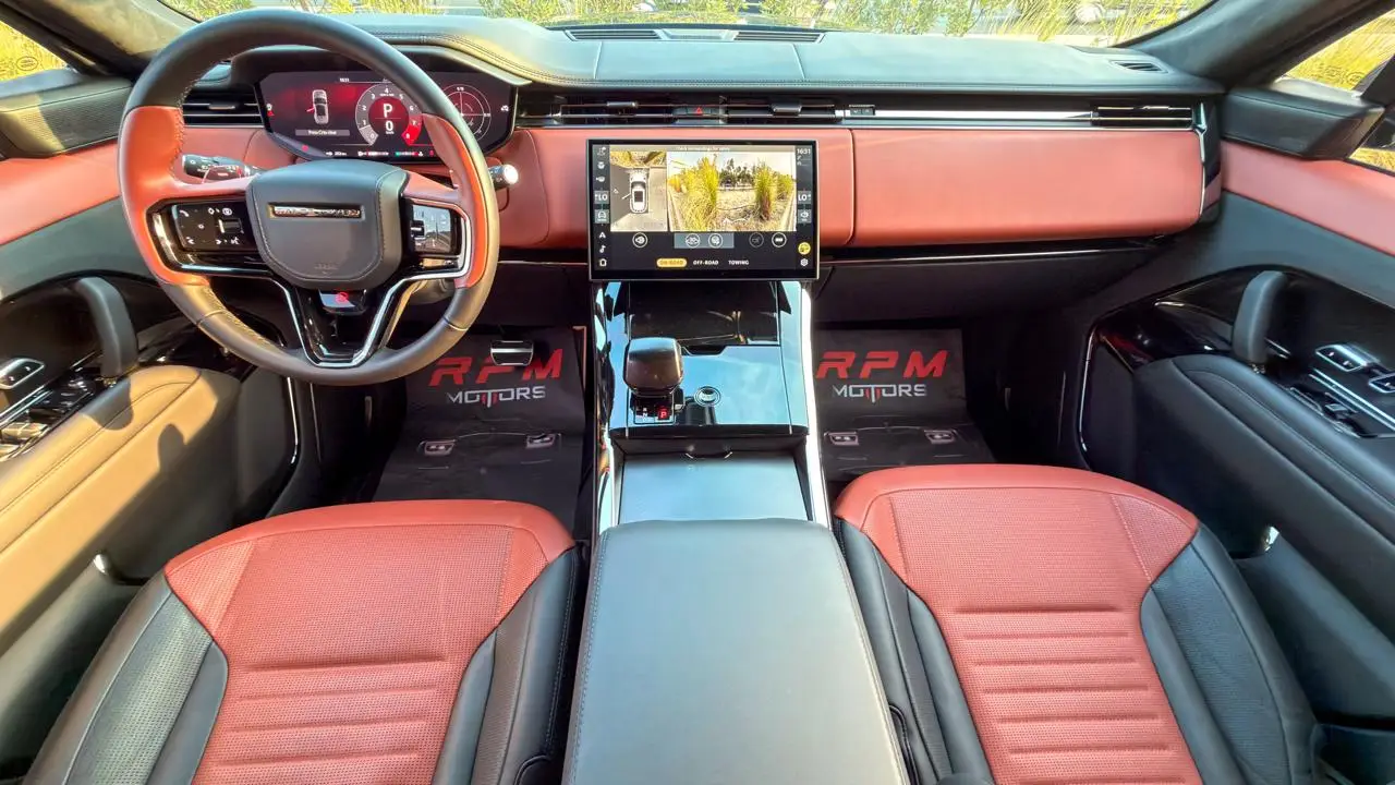 2023 Land Rover Range Rover Vogue SV Black for Rent in Dubai photo 2