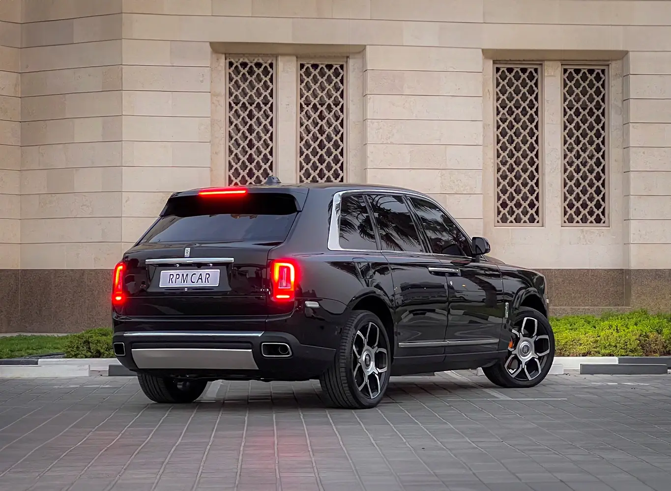 Hire 2024 Rolls-Royce Cullinan Black in Dubai photo 4