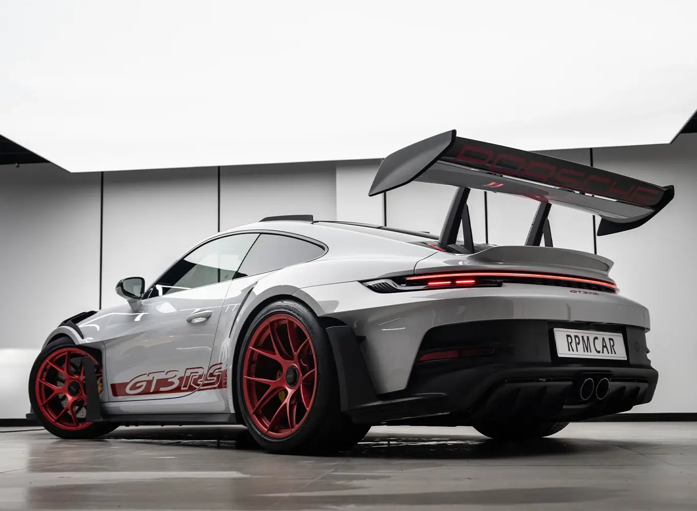 Rent 2023 Porsche 911 GT3 RS White in Dubai photo 2