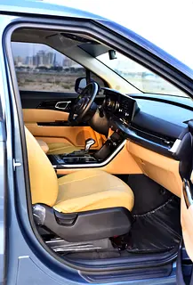 2024 Kia Carnival for Rent in Al Garhoud photo 8