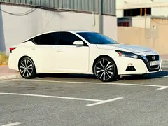 2023 Nissan Altima for Rent in Sheikh Zayed Road photo 3