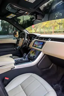 2021 Land Rover Range Rover Sport for Rent in Business Bay (White) photo 2