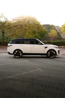 2021 Land Rover Range Rover Sport for Rent in Business Bay (White) photo 4