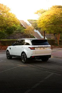 2021 Land Rover Range Rover Sport for Rent in Business Bay (White) photo 5
