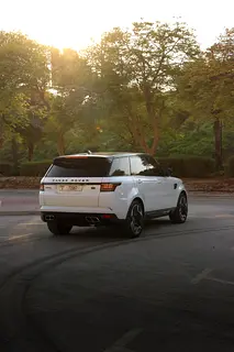 2021 Land Rover Range Rover Sport for Rent in Business Bay (White) photo 7