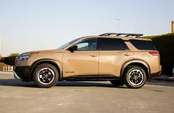 Rent 2024 Nissan Pathfinder in Al Quoz 4 photo 4
