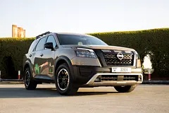 Rent 2024 Nissan Pathfinder in Al Quoz 4 photo 8