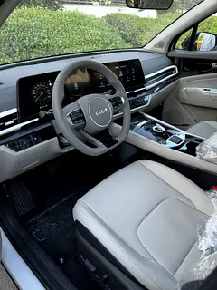 2025 Kia Sportage for Rent in Discovery Gardens photo 6