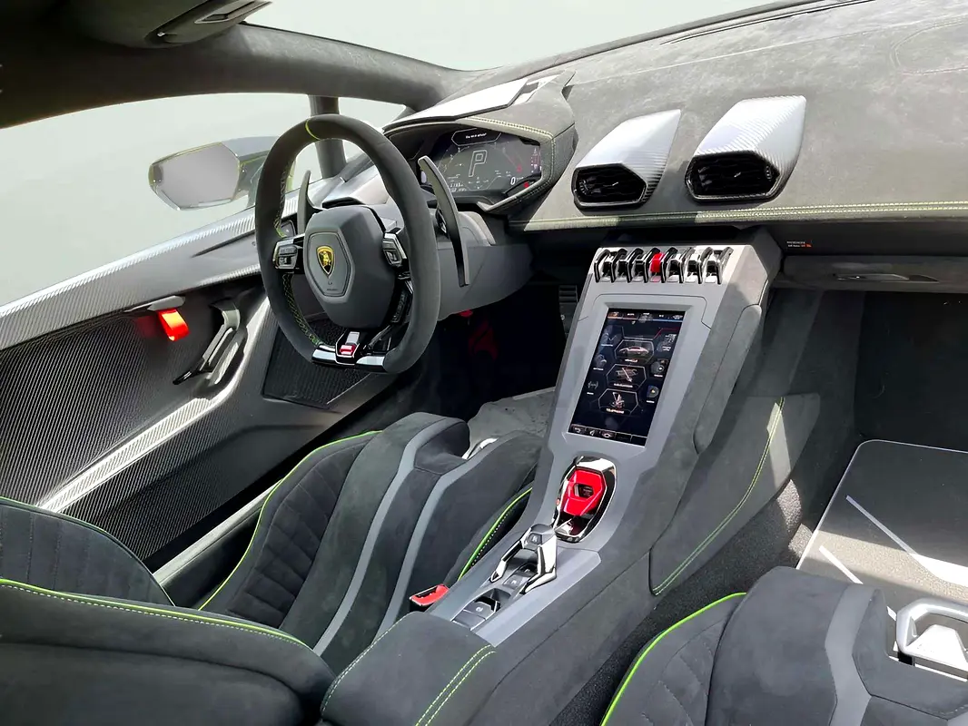 2022 Lamborghini Huracan for Rent in Al Barsha 1 (Yellow) photo 5