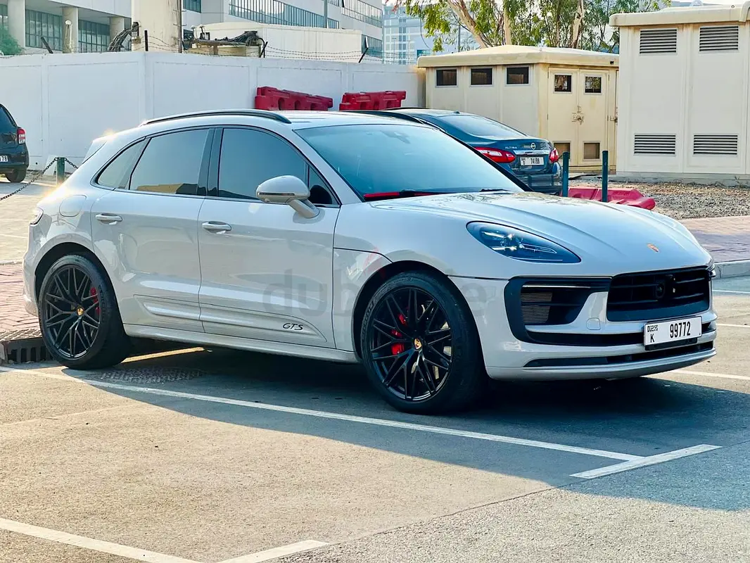 2023 Porsche Macan for Rent in Sheikh Zayed Road photo 2