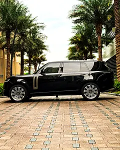 2024 Land Rover Range Rover for Rent in Al Barsha 1 photo 7