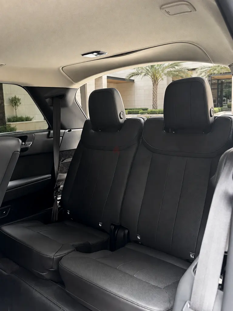 2024 Land Rover Range Rover for Rent in Al Barsha 1 photo 9