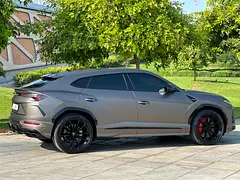 2022 Lamborghini Urus for Rent in Palm Jumeirah (Black) photo 5