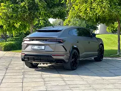 2022 Lamborghini Urus for Rent in Palm Jumeirah (Black) photo 7