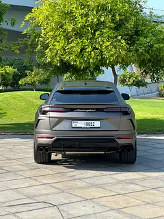 2022 Lamborghini Urus for Rent in Palm Jumeirah (Black) photo 8