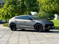 2022 Lamborghini Urus for Rent in Palm Jumeirah (Black) photo 9