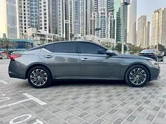 2023 Nissan Altima for Rent in Business Bay photo 5