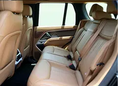 2025 Land Rover Range Rover for Rent in Al Barsha 1 photo 6