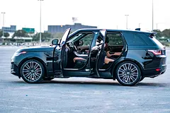 Hire 2022 Land Rover Range Rover Sport in Al Quoz 4 — Flexible Rental in Al Quoz 4 photo 10