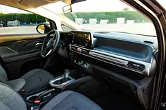2025 Hyundai Stargazer for Rent in Al Quoz 4 photo 8