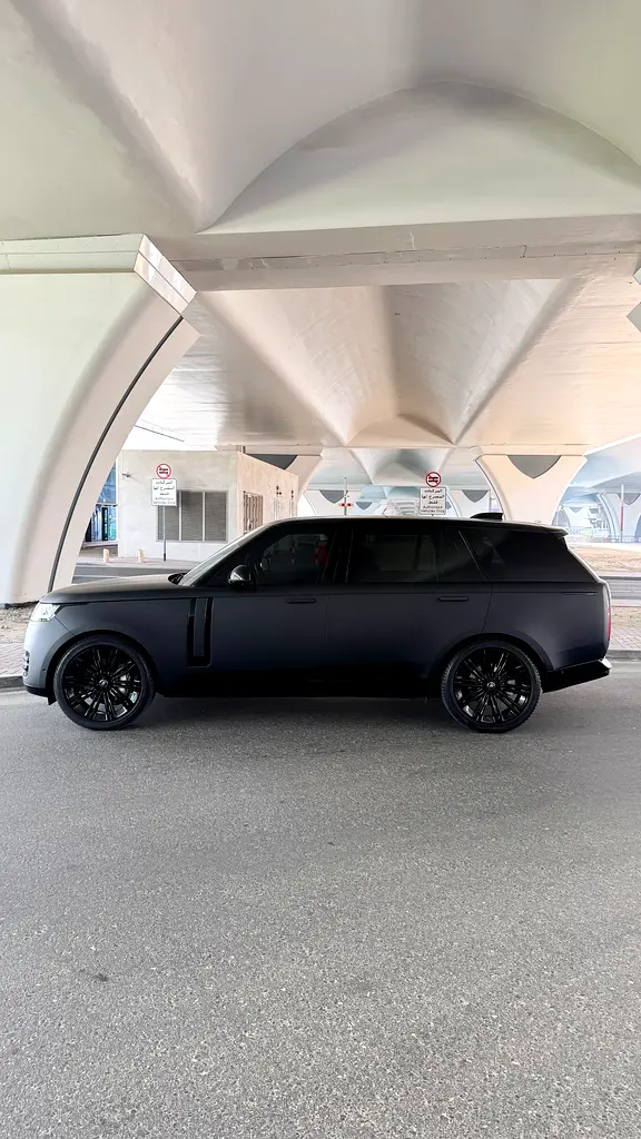 2024 Land Rover Range Rover for Rent in Oud Metha photo 3