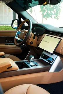 Rent 2024 Land Rover Range Rover in Oud Metha | Free Delivery in Oud Metha photo 8