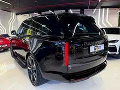 2024 Land Rover Range Rover for Rent in Business Bay (Black, Automatic, 5 Seater) photo 4