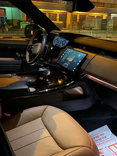 2026 Land Rover Range Rover for Rent in Airport Road Area photo 4