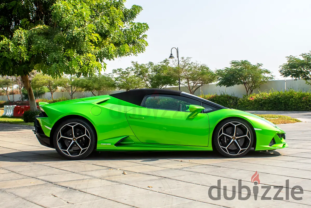 2024 Lamborghini Huracan for Rent in Palm Jumeirah photo 3