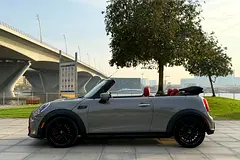 2022 MINI Cooper for Rent in Palm Jumeirah photo 4
