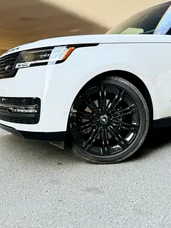 Hire 2025 Land Rover Range Rover in Business Bay — Daily, Weekly & Monthly Hire photo 2