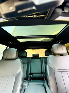 Hire 2025 Land Rover Range Rover in Business Bay — Daily, Weekly & Monthly Hire photo 9