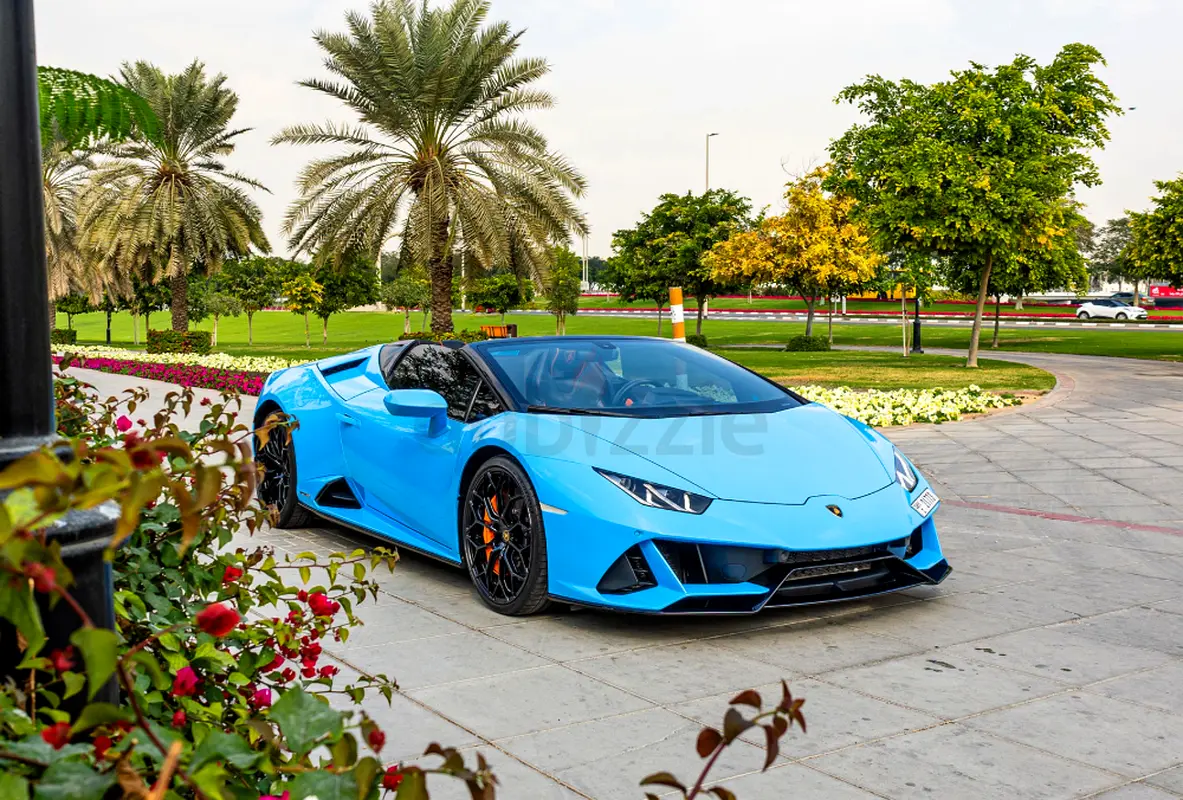 2024 Lamborghini Huracan for Rent in Al Quoz 1 photo 3