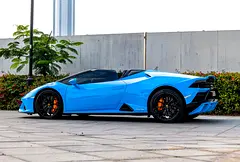 2024 Lamborghini Huracan for Rent in Al Quoz 1 photo 8