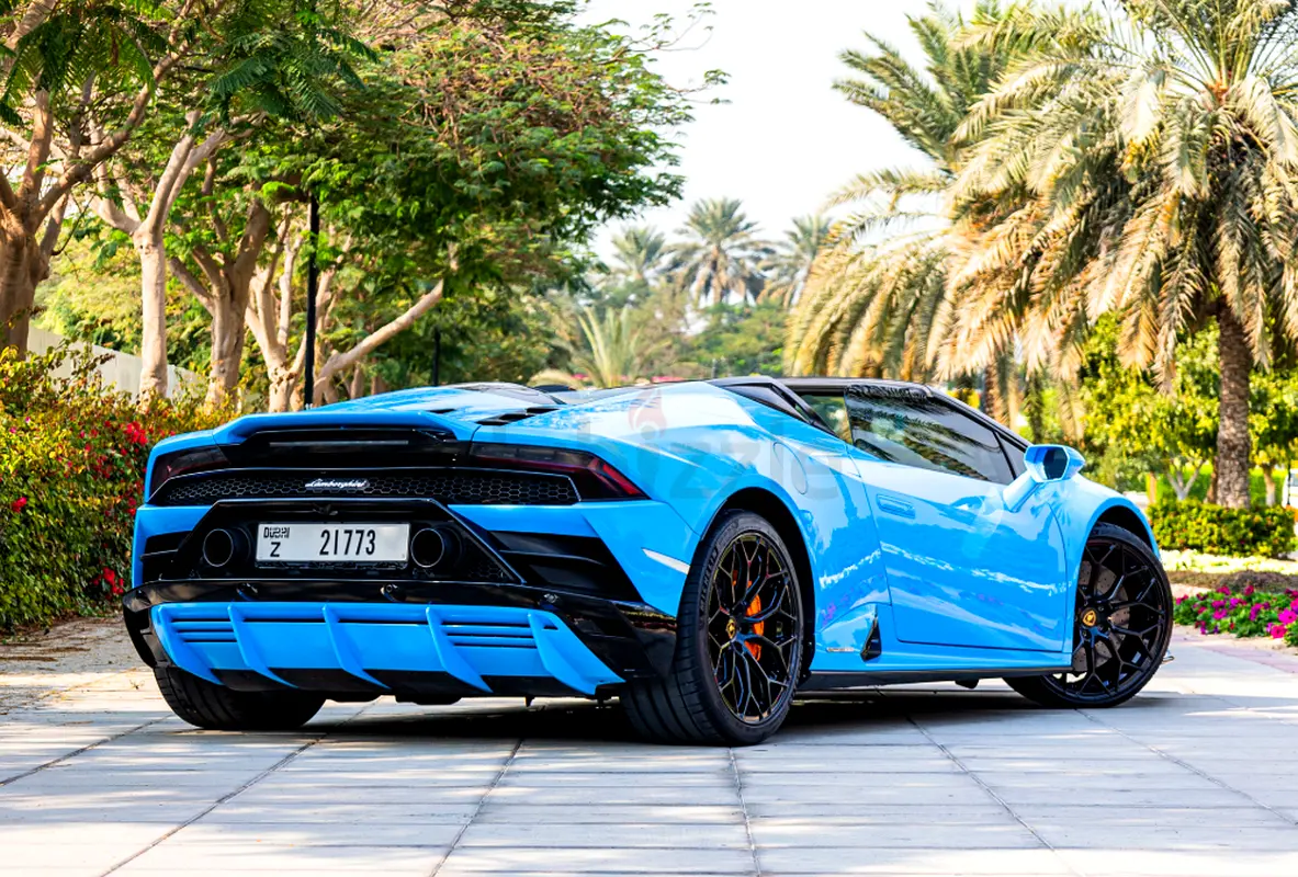 2024 Lamborghini Huracan for Rent in Al Quoz 1 photo 10