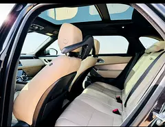 2021 Land Rover Range Rover Velar for Rent in Oud Metha (Black) photo 8
