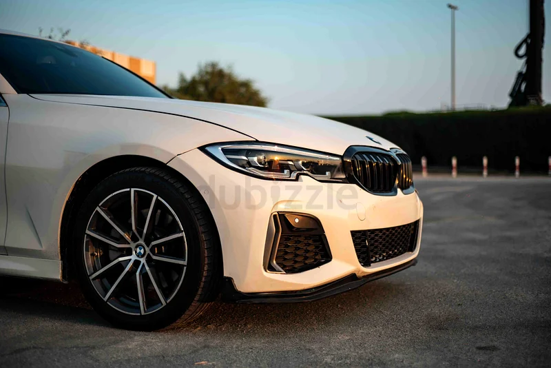 Rent 2020 BMW 3-Series in Al Quoz 4 photo 4