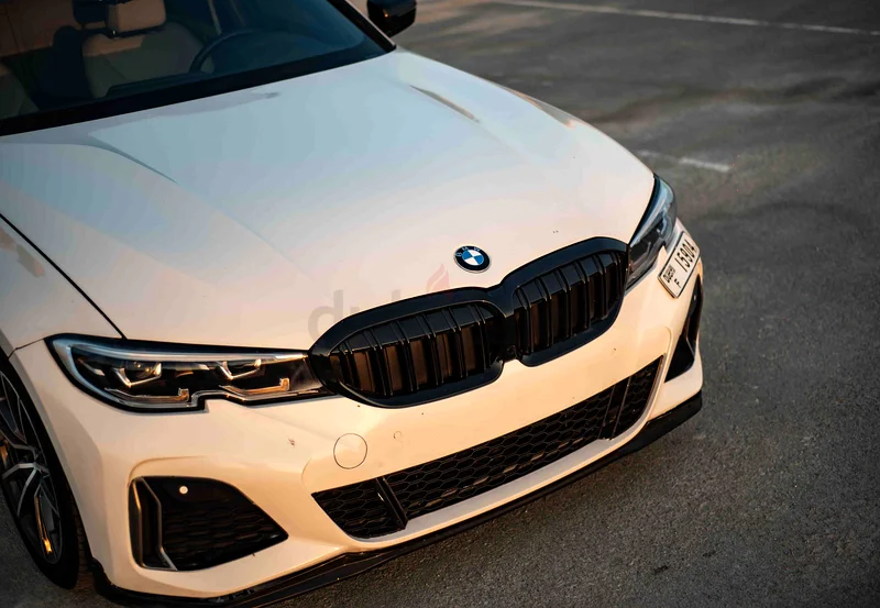 Rent 2020 BMW 3-Series in Al Quoz 4 photo 6