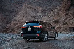 2023 Toyota Highlander Rental in Nad Al Sheba 3 | Insured Self-Drive Rental photo 3
