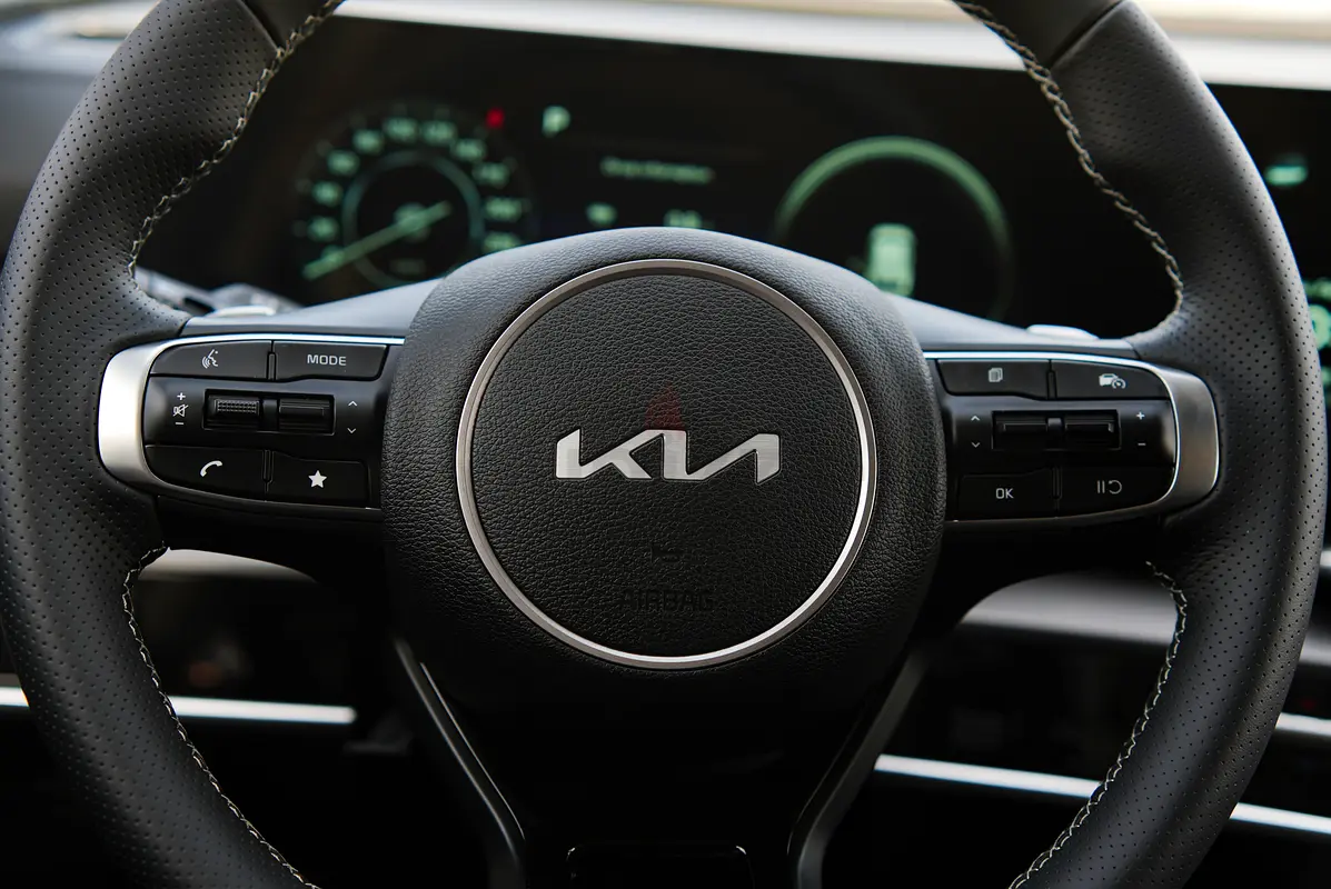 2026 Kia Sportage for Rent in Business Bay (Grey) photo 10