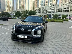 2025 Mitsubishi Outlander for Rent in Business Bay photo 7