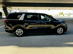 2024 Kia Carnival for Rent in Al Mamzar photo 5