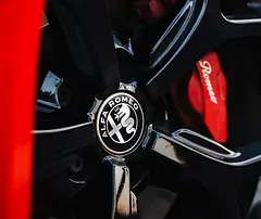 Rent 2022 Alfa Romeo Giulia in Al Barsha 1 photo 6