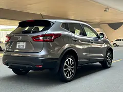 2021 Nissan Rogue Sport for Rent in Al Jaddaf photo 4